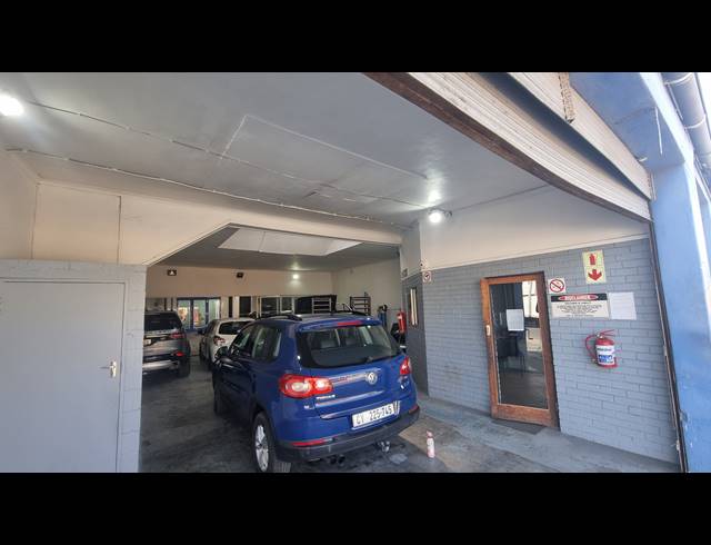 1,854M² RETAIL FOR SALE IN CHURCHILL ESTATE